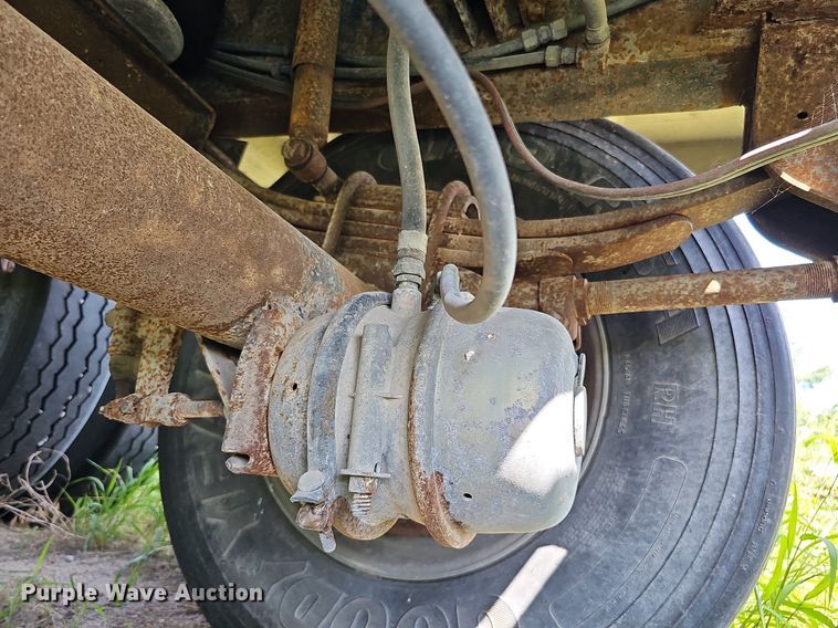 image for item DQ0124 1993 Cornhusker Rockpup  end dump pup trailer