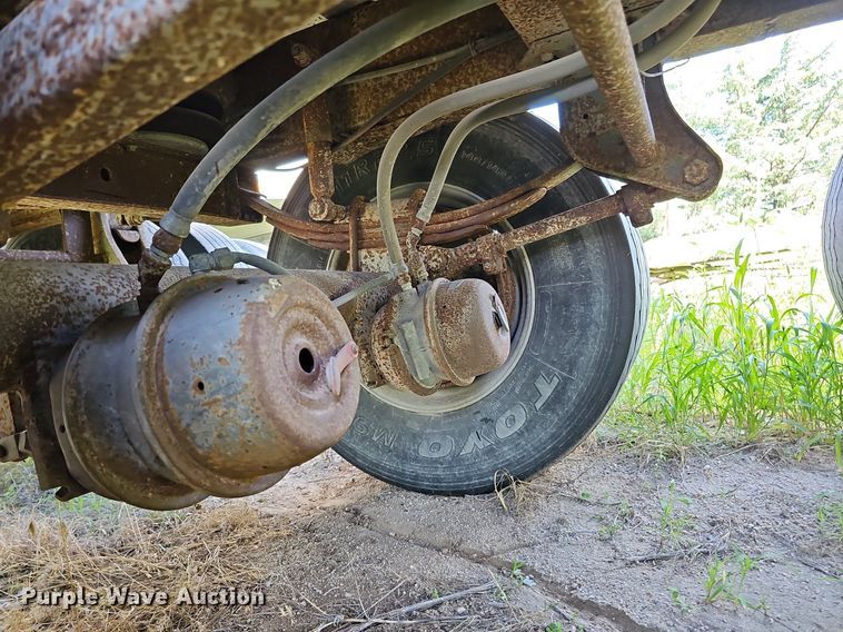 image for item DQ0124 1993 Cornhusker Rockpup  end dump pup trailer