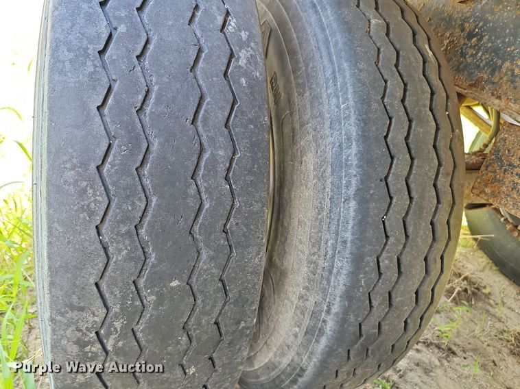 image for item DQ0124 1993 Cornhusker Rockpup  end dump pup trailer