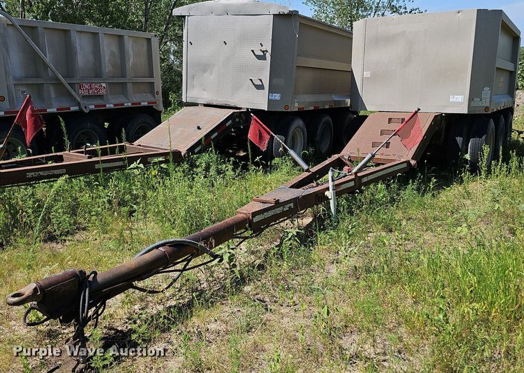 image for item DQ0126 1999 Cornhusker 800R-51698-463  end dump pup trailer