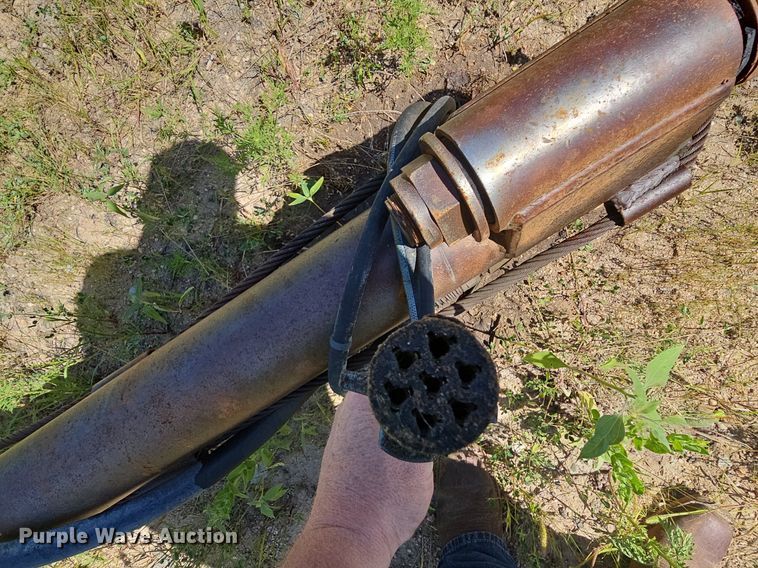 image for item DQ0126 1999 Cornhusker 800R-51698-463  end dump pup trailer