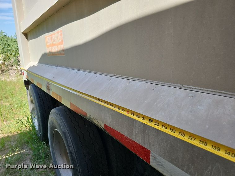 image for item DQ0126 1999 Cornhusker 800R-51698-463  end dump pup trailer