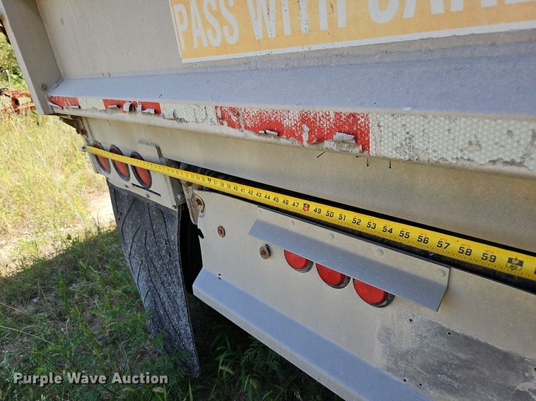 image for item DQ0126 1999 Cornhusker 800R-51698-463  end dump pup trailer