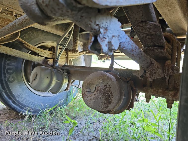 image for item DQ0126 1999 Cornhusker 800R-51698-463  end dump pup trailer