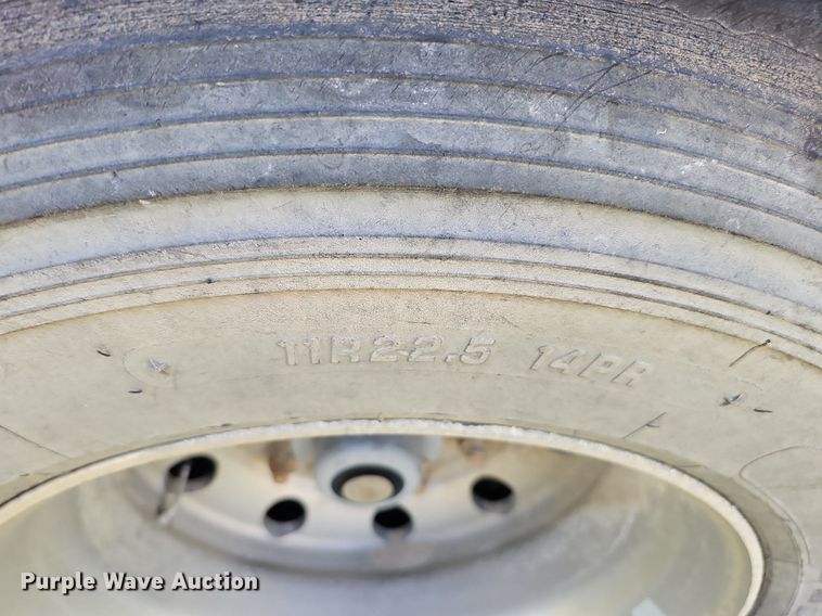 image for item DQ0126 1999 Cornhusker 800R-51698-463  end dump pup trailer