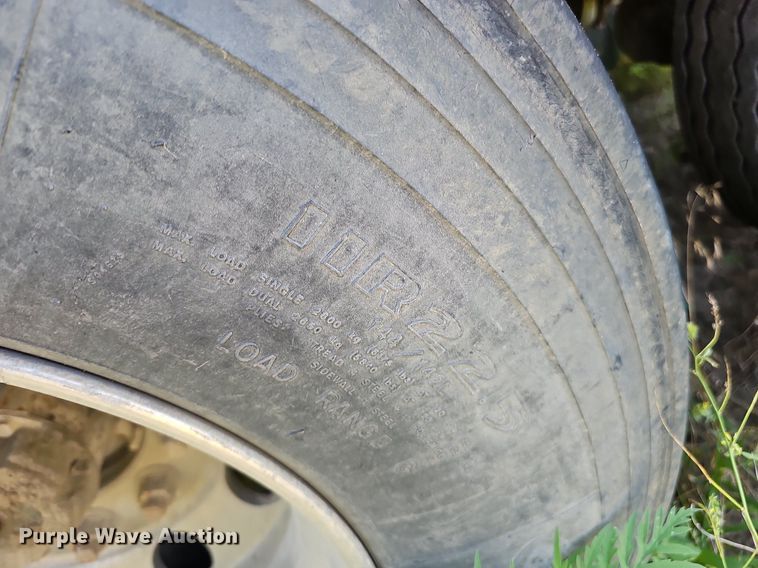 image for item DQ0126 1999 Cornhusker 800R-51698-463  end dump pup trailer