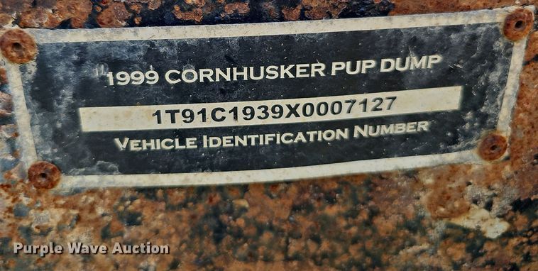 image for item DQ0126 1999 Cornhusker 800R-51698-463  end dump pup trailer
