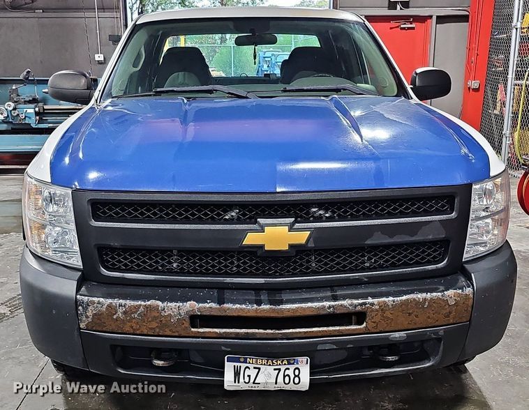 image for item DQ0132 2013 Chevrolet Silverado 1500  Ext. Cab pickup truck