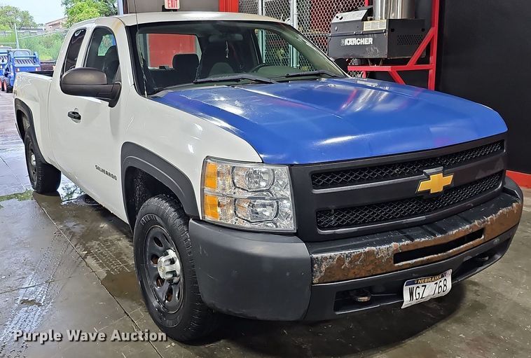 image for item DQ0132 2013 Chevrolet Silverado 1500  Ext. Cab pickup truck