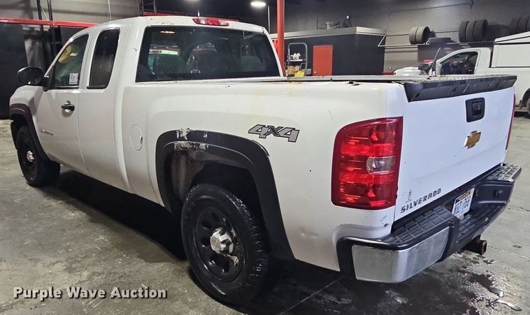 image for item DQ0132 2013 Chevrolet Silverado 1500  Ext. Cab pickup truck