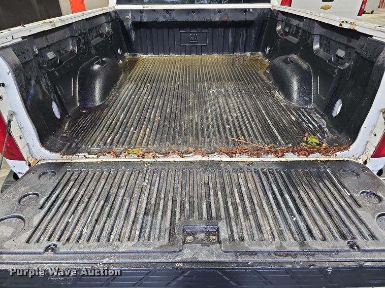 image for item DQ0132 2013 Chevrolet Silverado 1500  Ext. Cab pickup truck