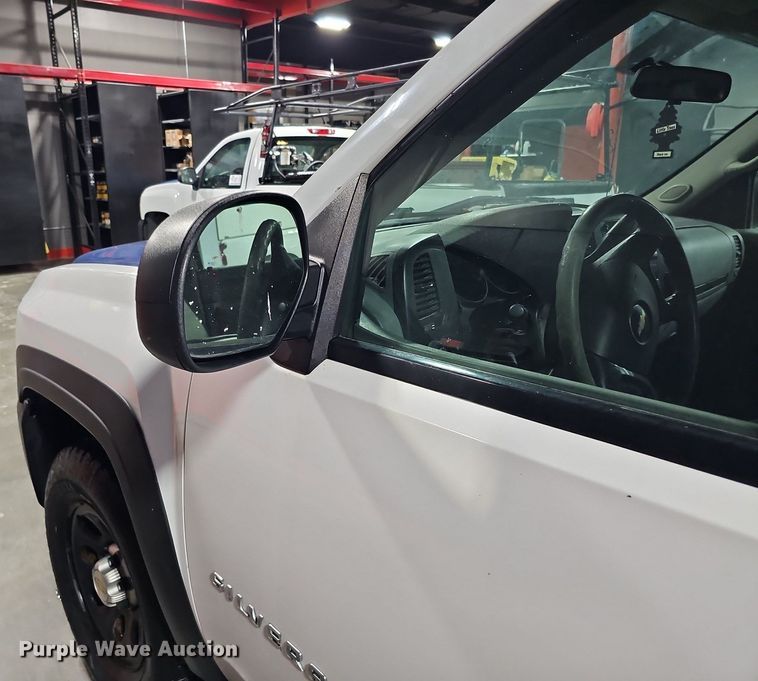 image for item DQ0132 2013 Chevrolet Silverado 1500  Ext. Cab pickup truck