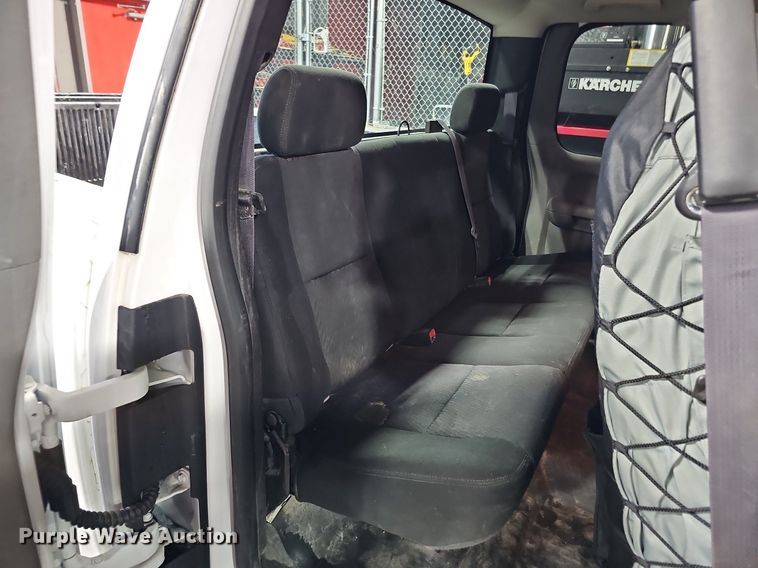 image for item DQ0132 2013 Chevrolet Silverado 1500  Ext. Cab pickup truck