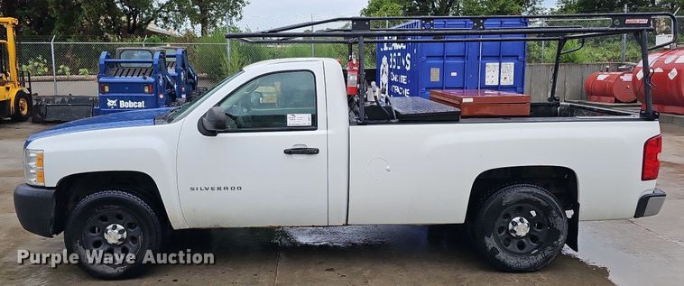 image for item DQ0133 2013 Chevrolet Silverado 1500  pickup truck