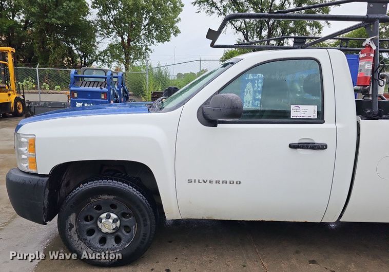 image for item DQ0133 2013 Chevrolet Silverado 1500  pickup truck