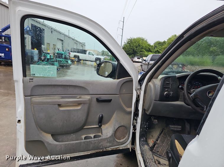 image for item DQ0133 2013 Chevrolet Silverado 1500  pickup truck