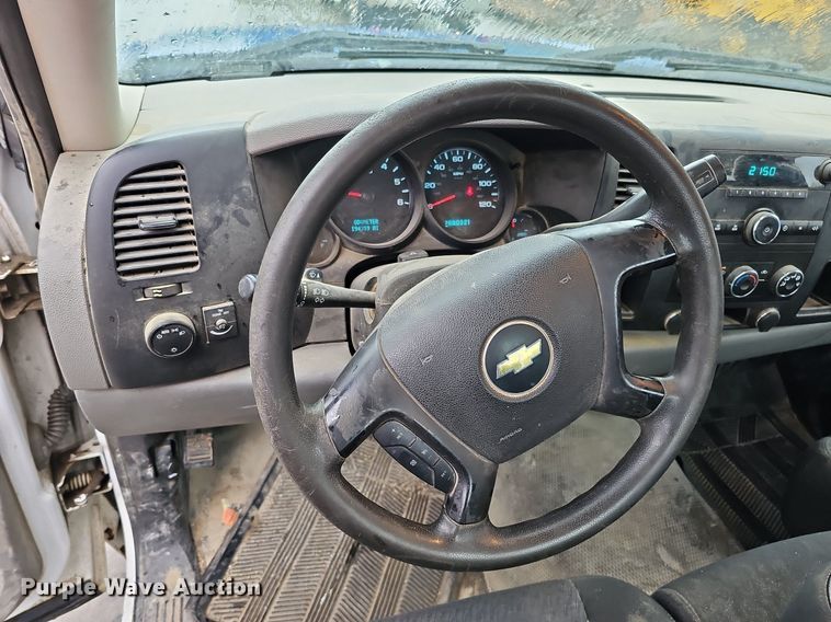 image for item DQ0133 2013 Chevrolet Silverado 1500  pickup truck