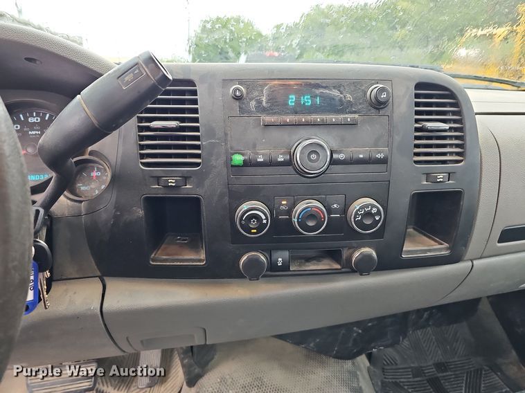 image for item DQ0133 2013 Chevrolet Silverado 1500  pickup truck