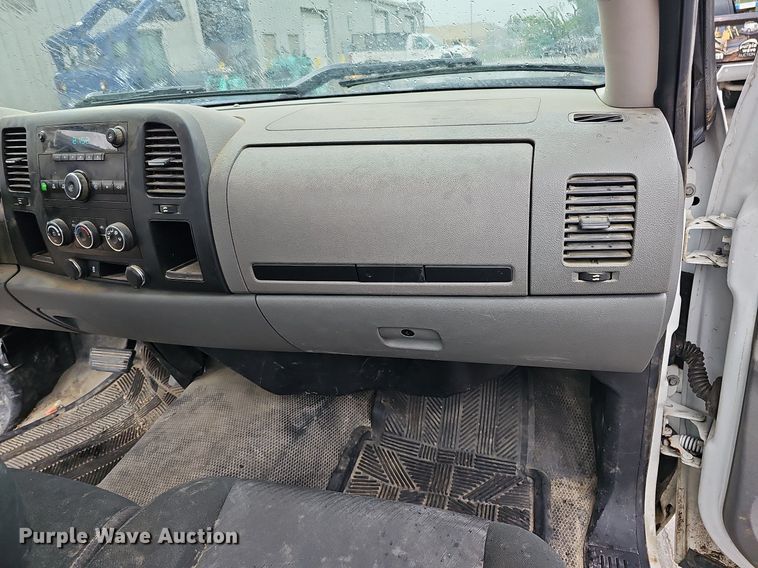 image for item DQ0133 2013 Chevrolet Silverado 1500  pickup truck