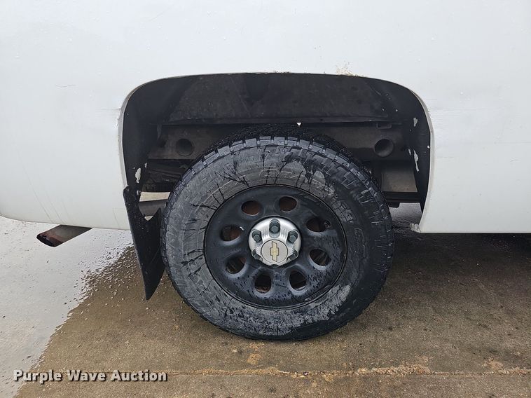 image for item DQ0133 2013 Chevrolet Silverado 1500  pickup truck