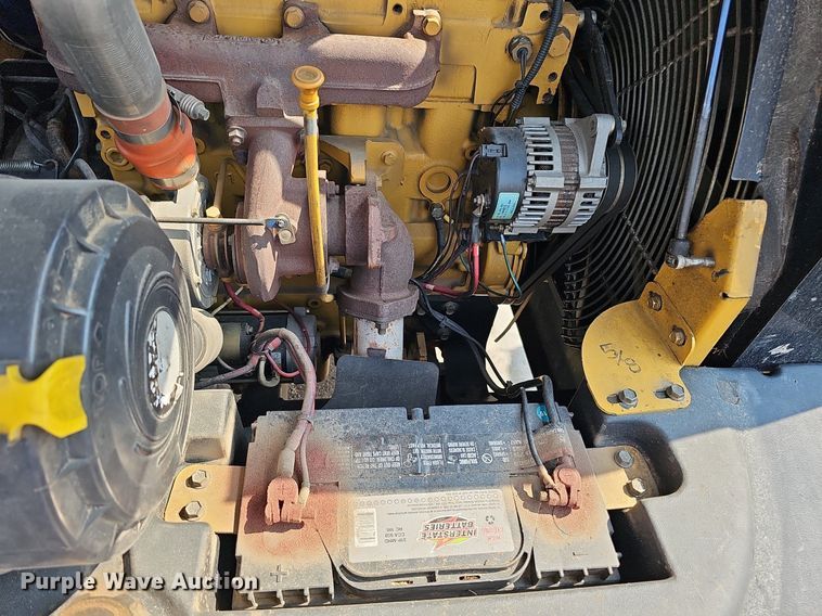 image for item DQ0138 2005 Vermeer BC1400 XL  wood chipper