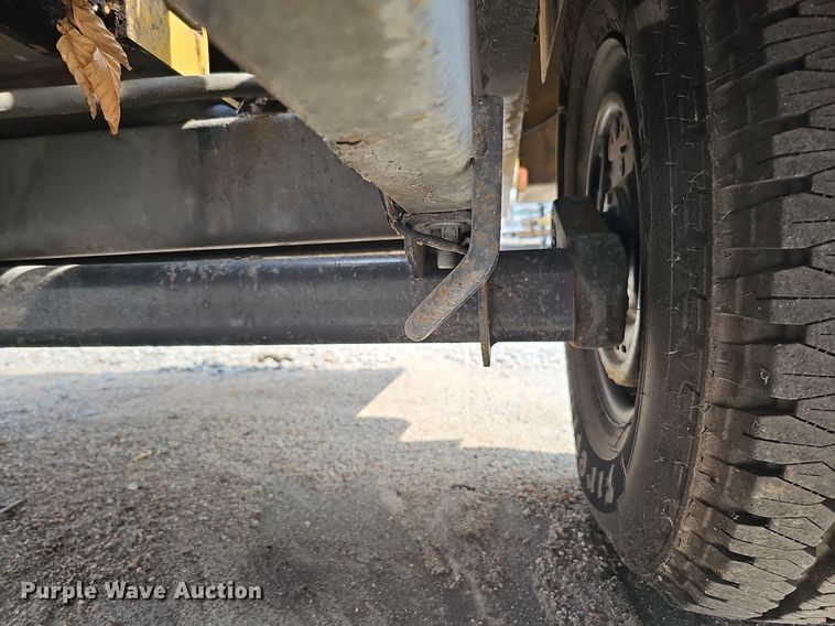 image for item DQ0138 2005 Vermeer BC1400 XL  wood chipper