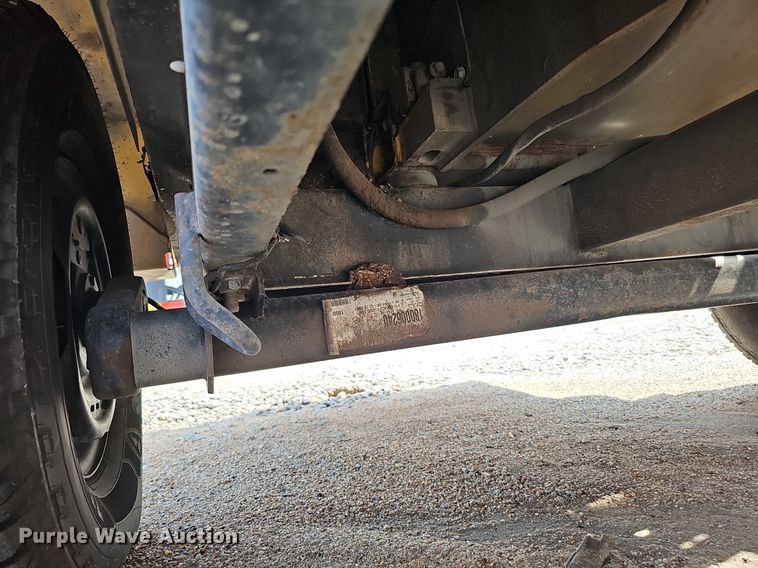 image for item DQ0138 2005 Vermeer BC1400 XL  wood chipper