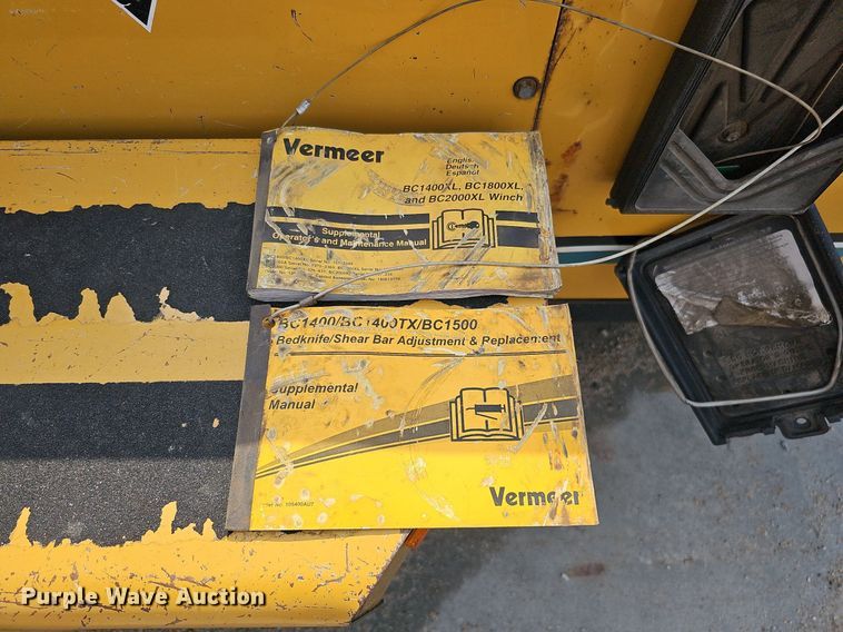 image for item DQ0138 2005 Vermeer BC1400 XL  wood chipper