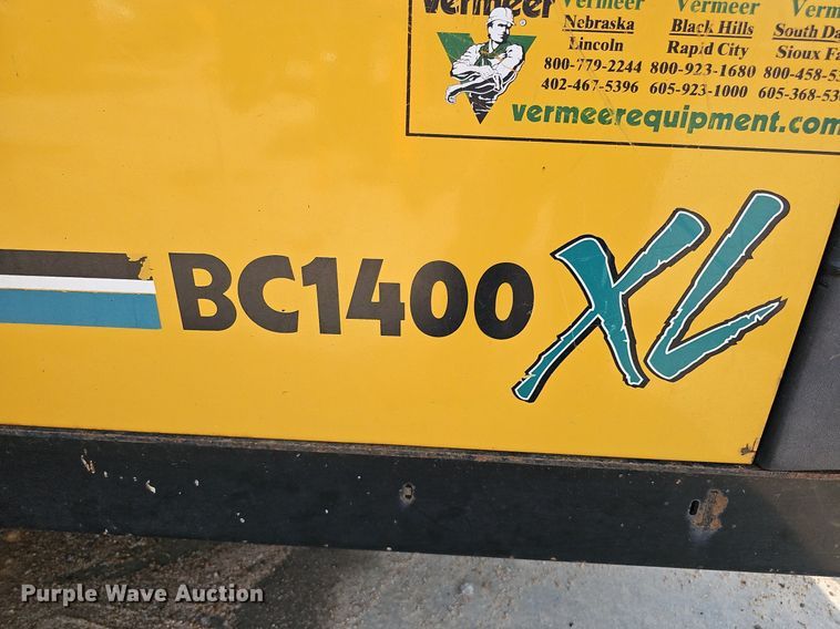 image for item DQ0138 2005 Vermeer BC1400 XL  wood chipper