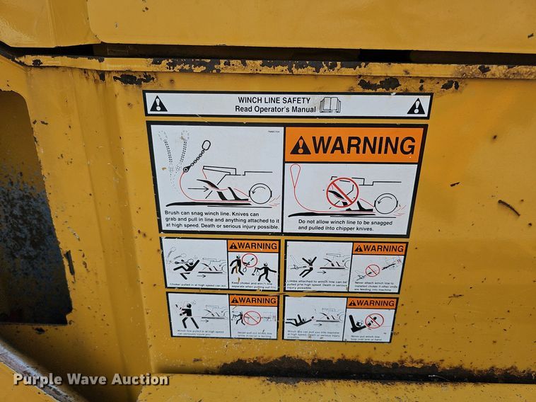 image for item DQ0138 2005 Vermeer BC1400 XL  wood chipper