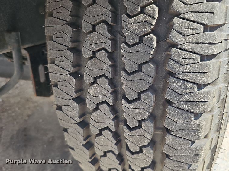 image for item DQ0138 2005 Vermeer BC1400 XL  wood chipper