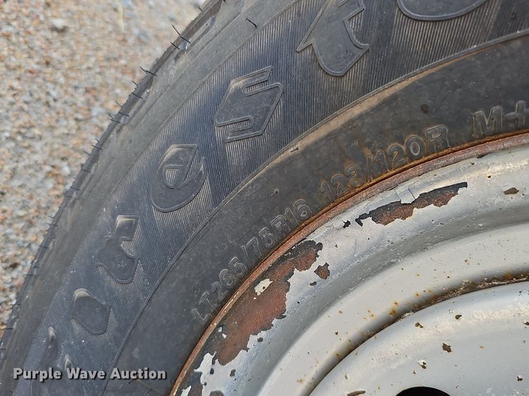 image for item DQ0138 2005 Vermeer BC1400 XL  wood chipper