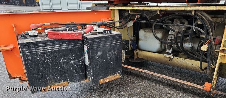 image for item DQ0144 2010 JLG 1230ES  vertical lift