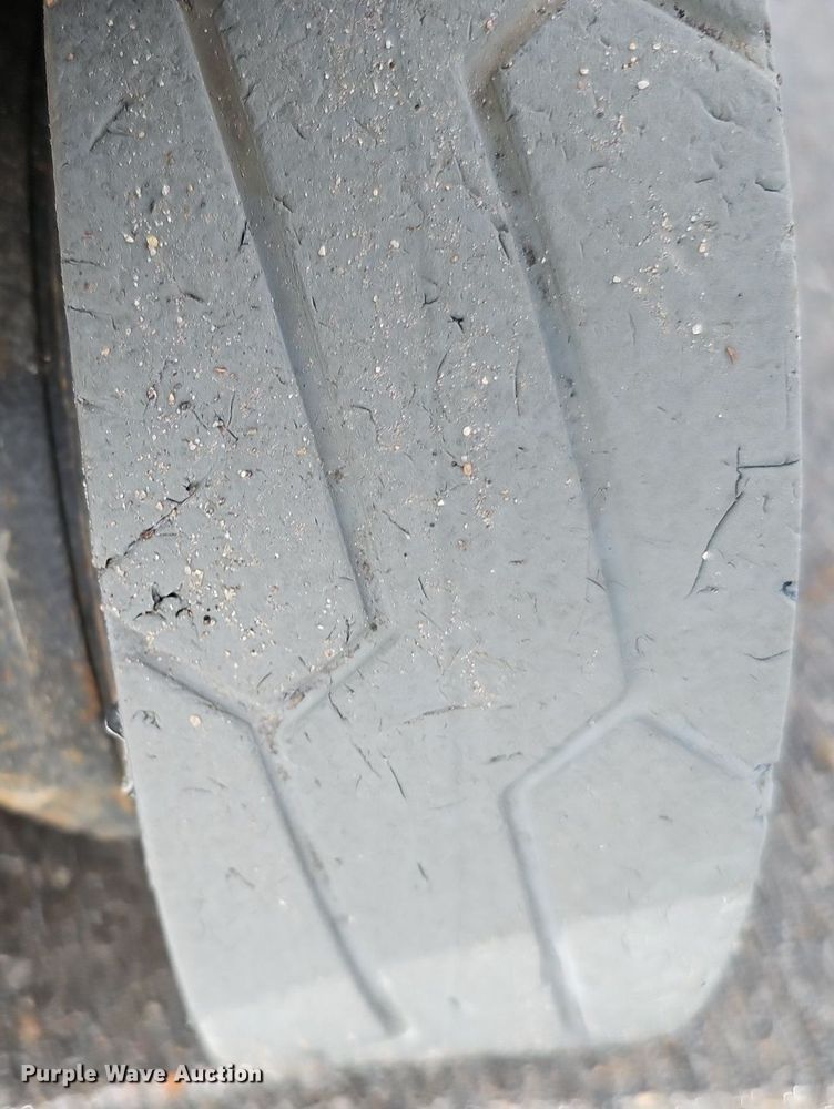 image for item DQ0144 2010 JLG 1230ES  vertical lift