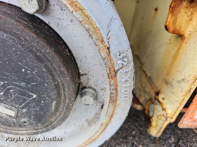 image for item DQ0144 2010 JLG 1230ES  vertical lift