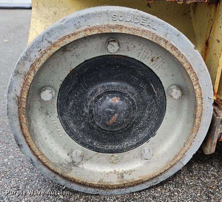 image for item DQ0144 2010 JLG 1230ES  vertical lift