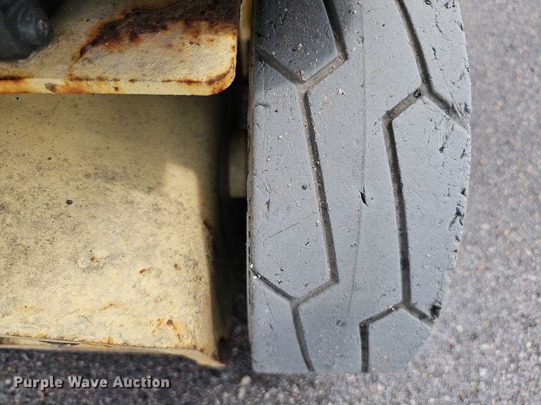 image for item DQ0144 2010 JLG 1230ES  vertical lift