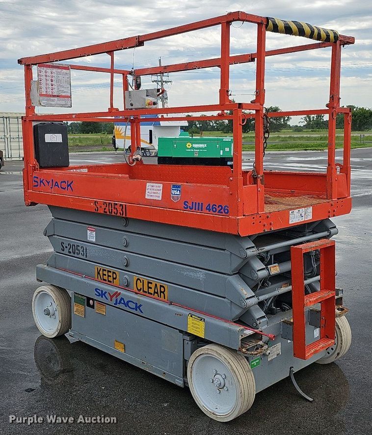 image for item DQ0145 2008 Skyjack SJIII 4626  scissor lift