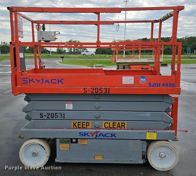 image for item DQ0145 2008 Skyjack SJIII 4626  scissor lift