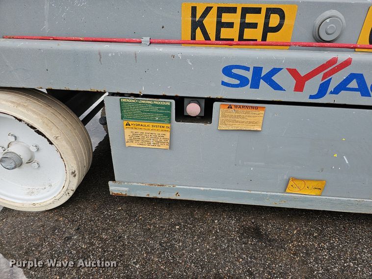 image for item DQ0145 2008 Skyjack SJIII 4626  scissor lift