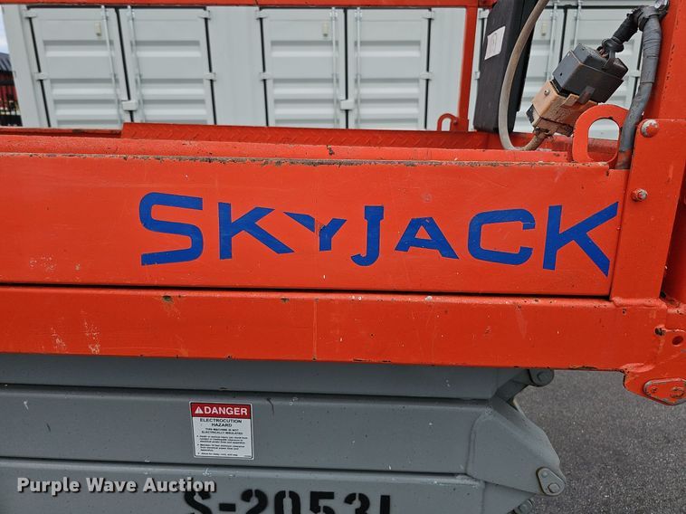 image for item DQ0145 2008 Skyjack SJIII 4626  scissor lift