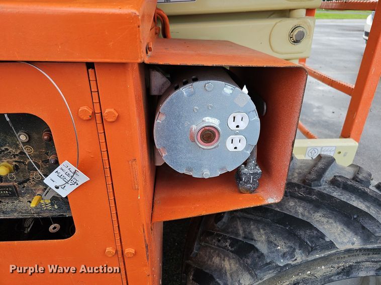 image for item DQ0148 JLG 260MRT  scissor lift