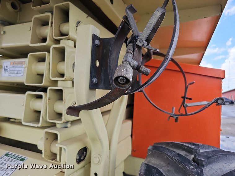 image for item DQ0148 JLG 260MRT  scissor lift