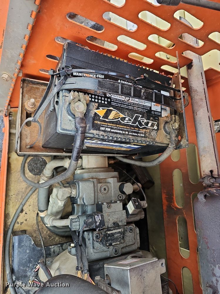 image for item DQ0148 JLG 260MRT  scissor lift