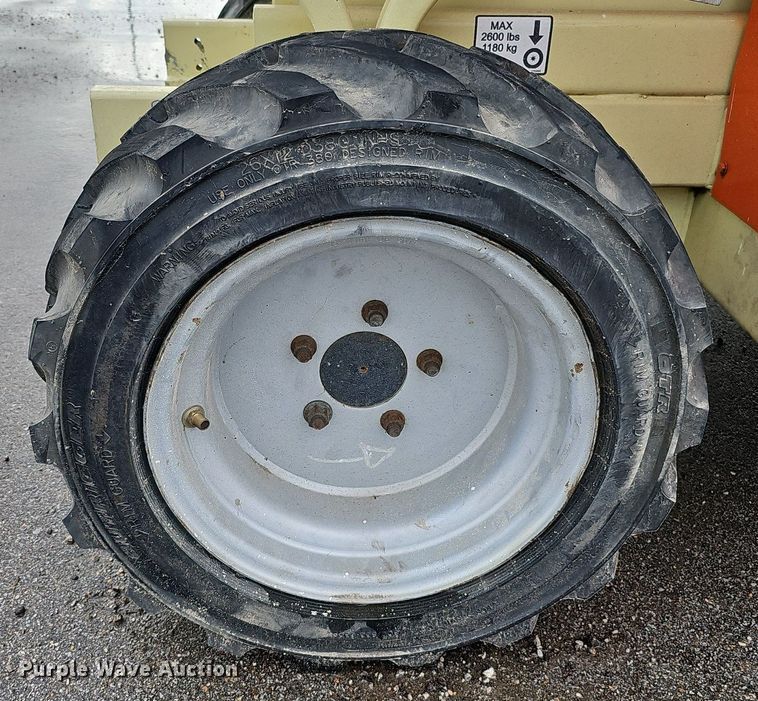 image for item DQ0148 JLG 260MRT  scissor lift