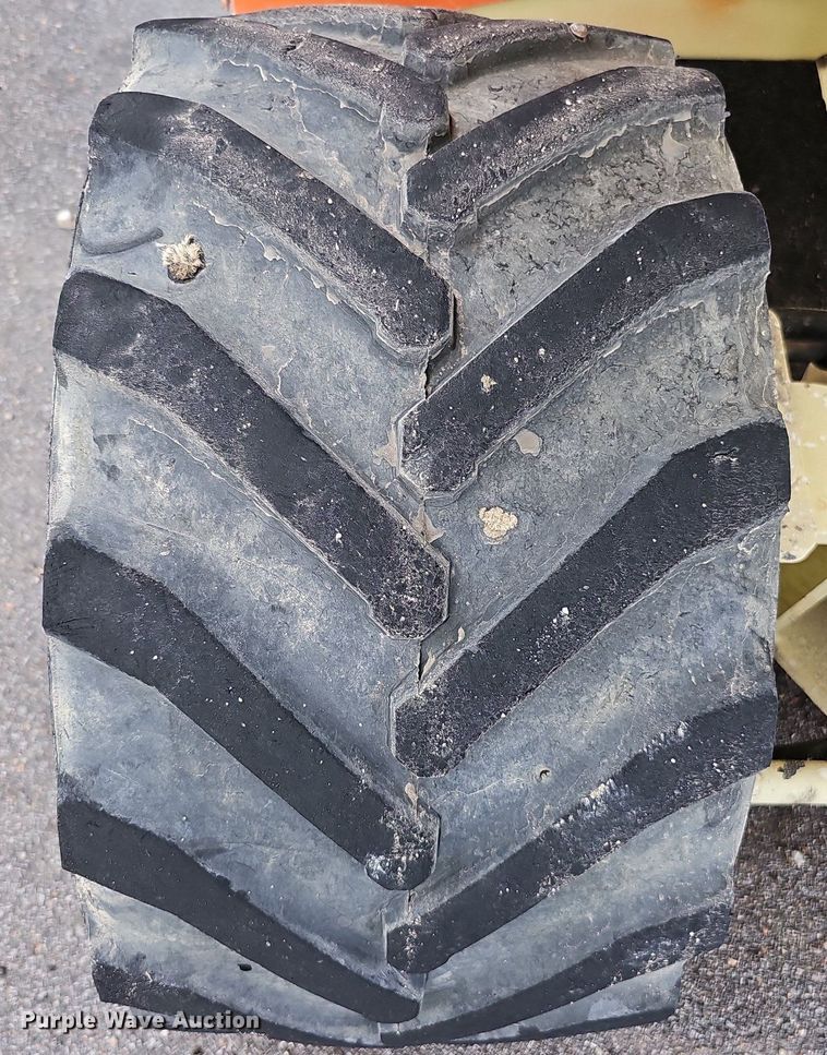 image for item DQ0148 JLG 260MRT  scissor lift