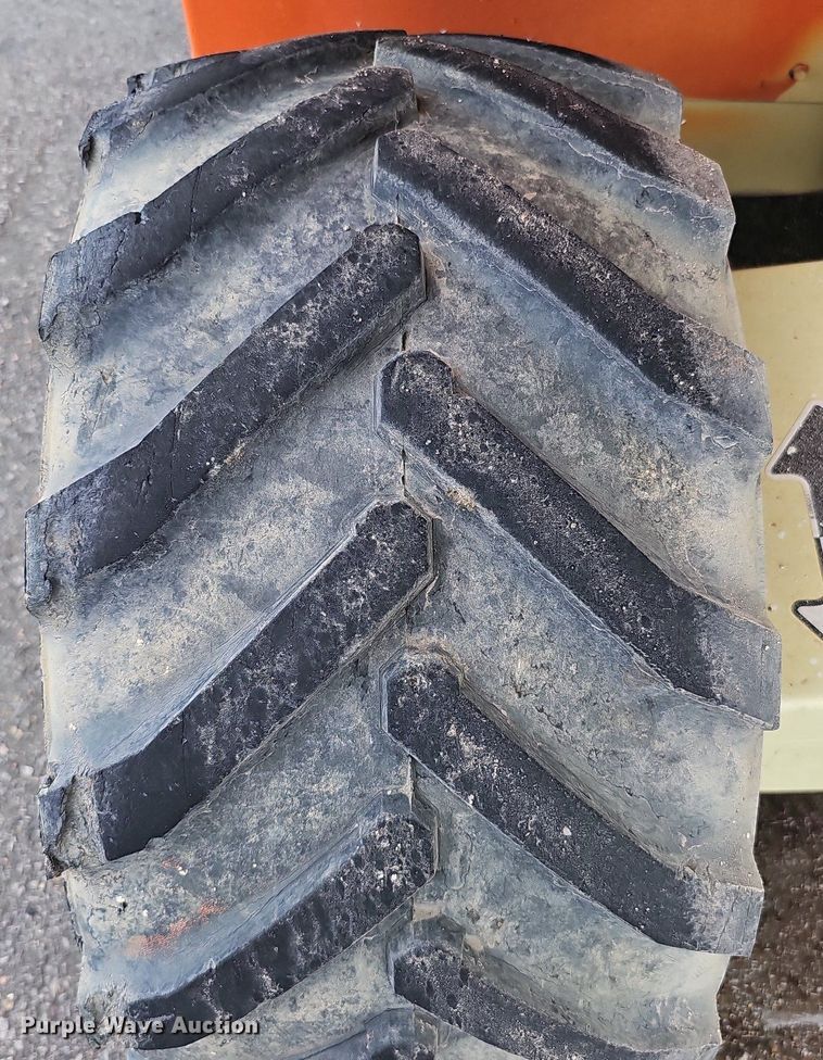 image for item DQ0148 JLG 260MRT  scissor lift