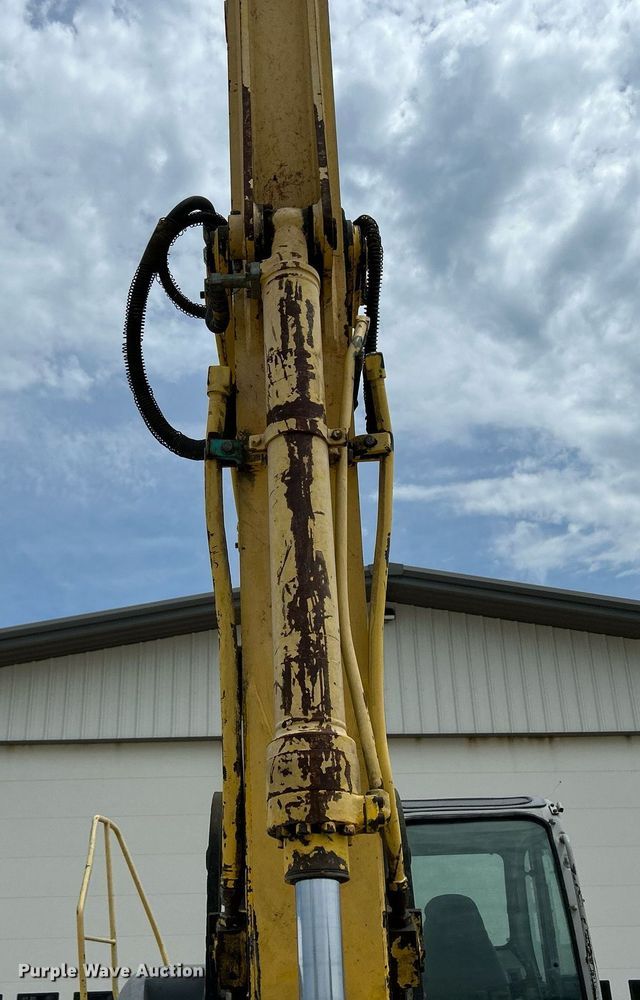 image for item DQ0871 2003 Kobelco SK115SRDZ  excavator