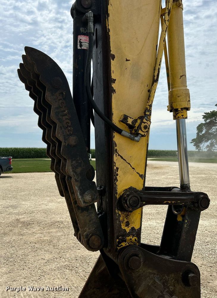 image for item DQ0871 2003 Kobelco SK115SRDZ  excavator