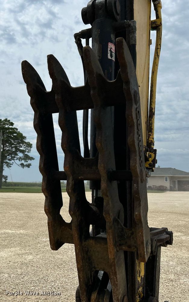 image for item DQ0871 2003 Kobelco SK115SRDZ  excavator